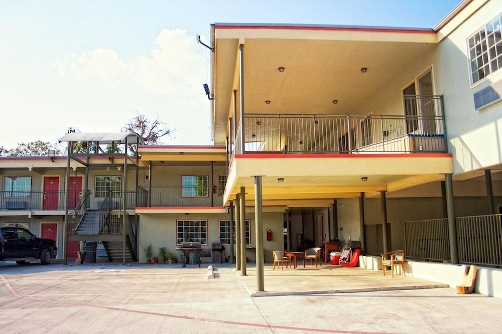 Whispering Palms Inn Del Rio Dış mekan fotoğraf
